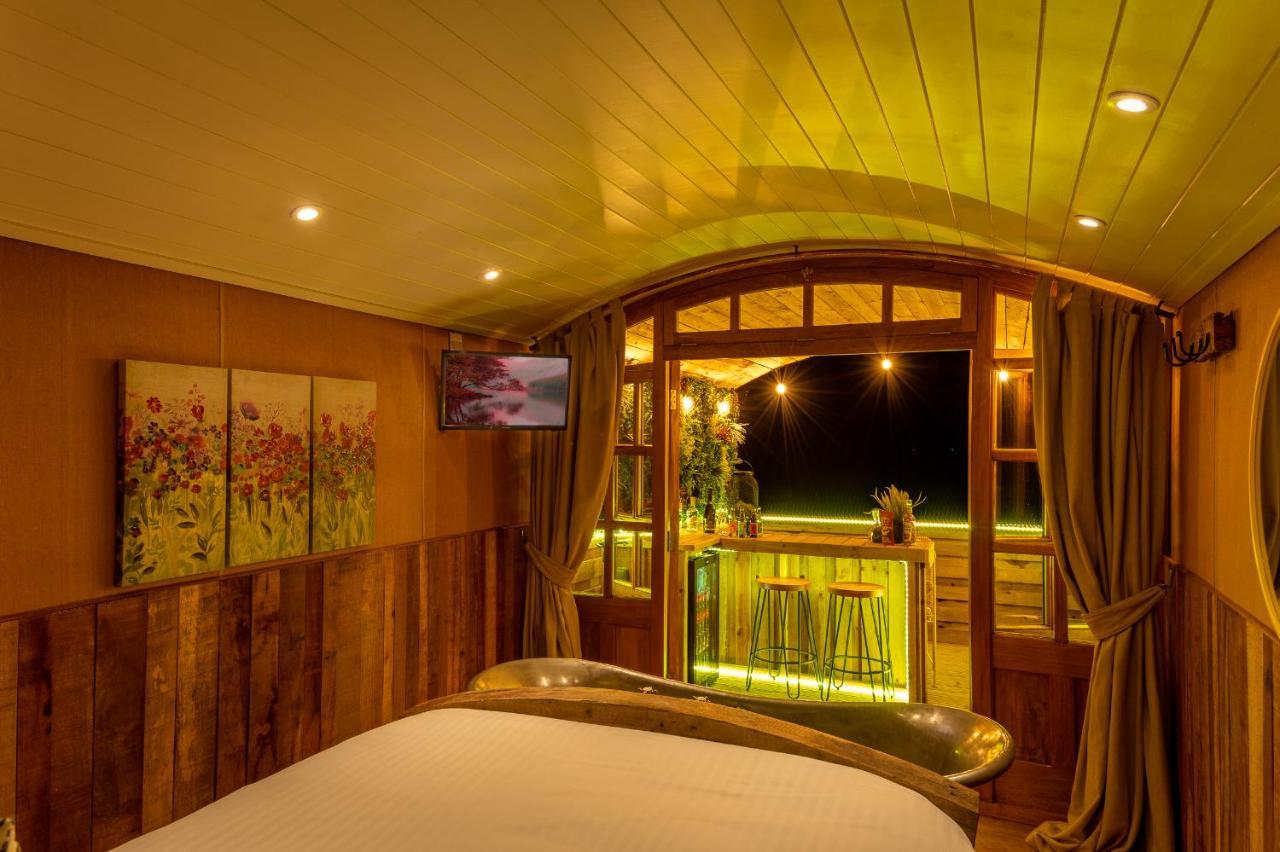 Ashwood Shepherd Hut -Ockeridge Rural Retreats Apartment Worcester Exterior foto