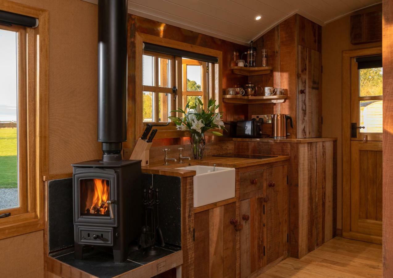 Ashwood Shepherd Hut -Ockeridge Rural Retreats Apartment Worcester Exterior foto