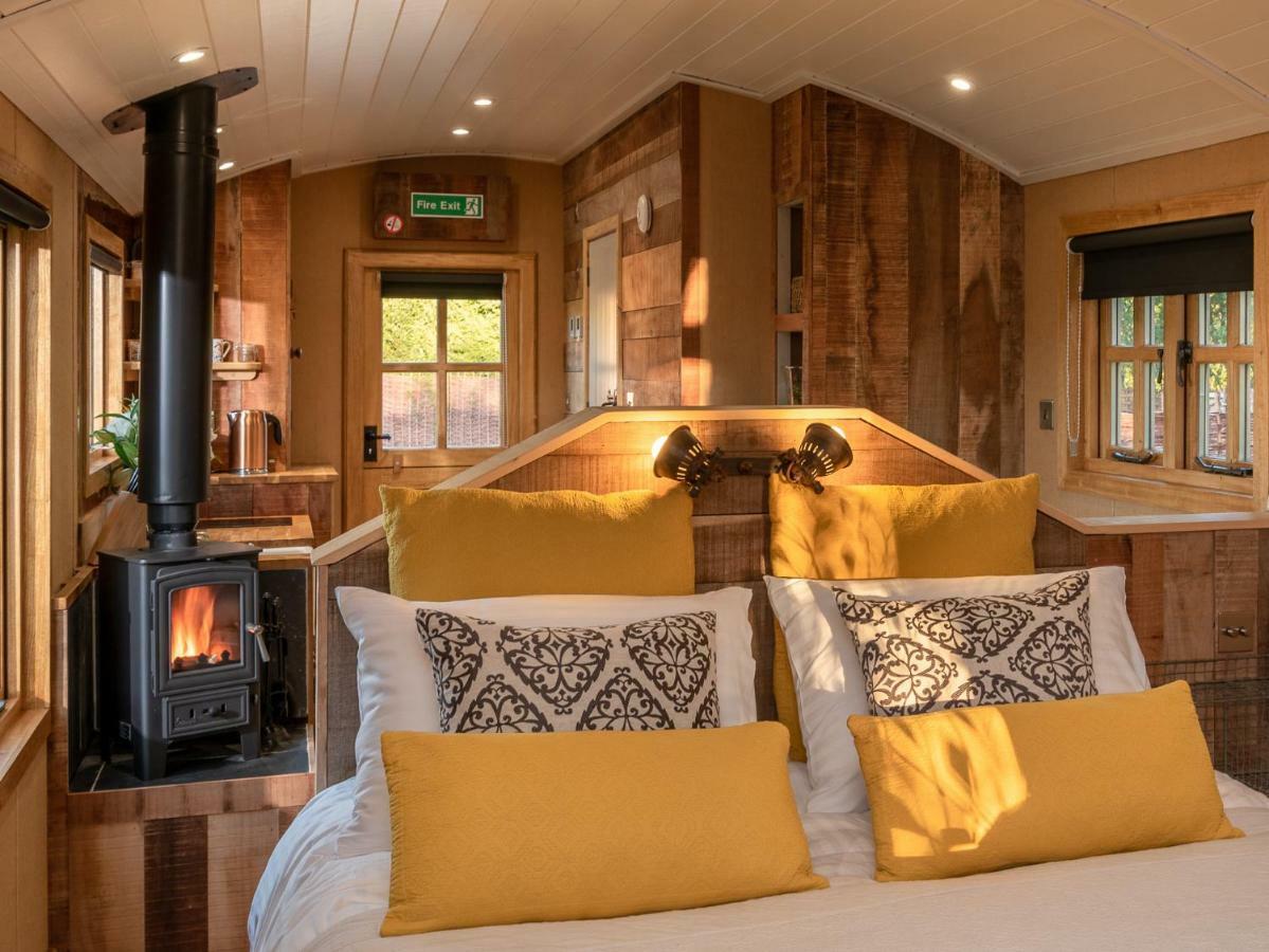 Ashwood Shepherd Hut -Ockeridge Rural Retreats Apartment Worcester Exterior foto